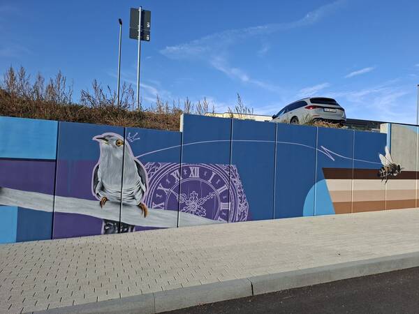Ende September 2026 entsteht ein Graffiti an der Stützmauer in der Bahnstraße, am Bahnhof Althengstett. Es ist eine Kooperation zwischen Jugendhaus Althengstett und Graffiti Stuttgart.