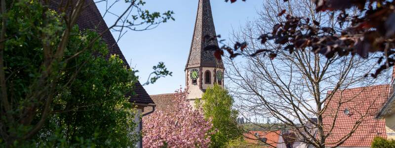 Markuskirche von außen, vom Pfarrhaus aus gesehen