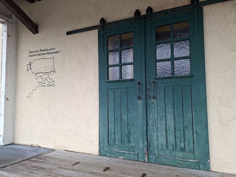 1921 entstand die Genosschaftsmühle Im Eulert, Neuhengstett. Heute beherbergt sie Sesslers Mühlenmarkt, einen Bio-Laden.