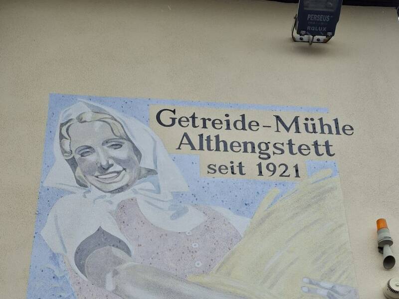 1921 entstand die Genosschaftsmühle Im Eulert, Neuhengstett. Heute beherbergt sie Sesslers Mühlenmarkt, einen Bio-Laden.