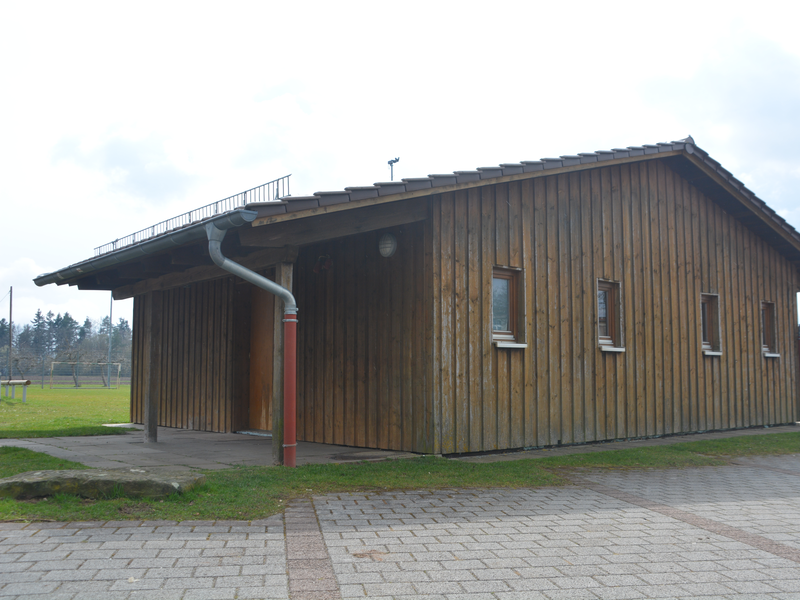 Der Jugendtreff Ottenbronn liegt nahe der Grundschule.