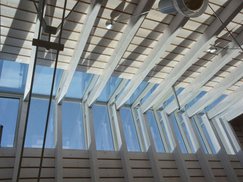 Der First im Sitzungssaal Neuhengstett besteht fast vollständig aus Glas.